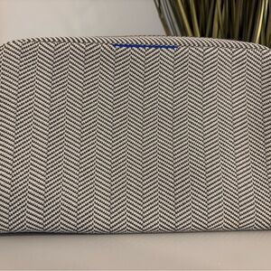 Rothy’s universal pouch gray herringbone